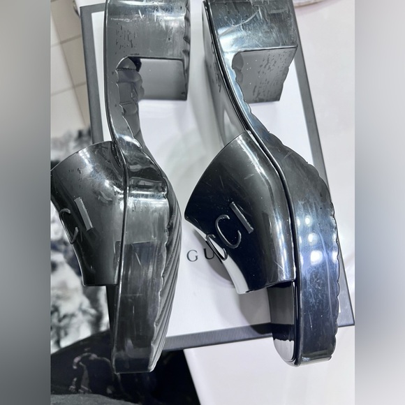 Gucci Women's Black Slide Sandals - Picture 4 of 7